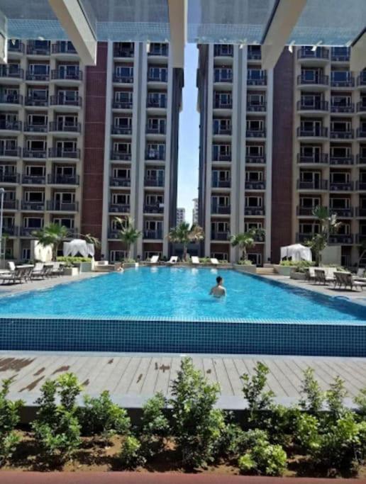 Monarch Parksuites - Balmoral Place Paranaque City Exterior photo