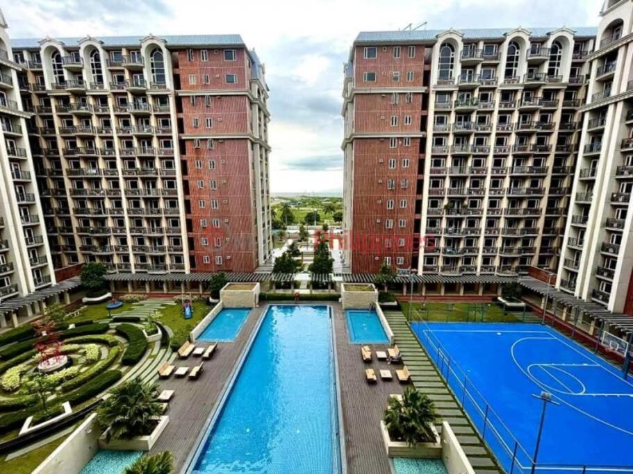 Monarch Parksuites - Balmoral Place Paranaque City Exterior photo