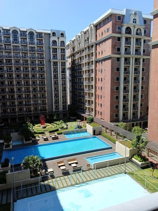 Monarch Parksuites - Balmoral Place Paranaque City Exterior photo