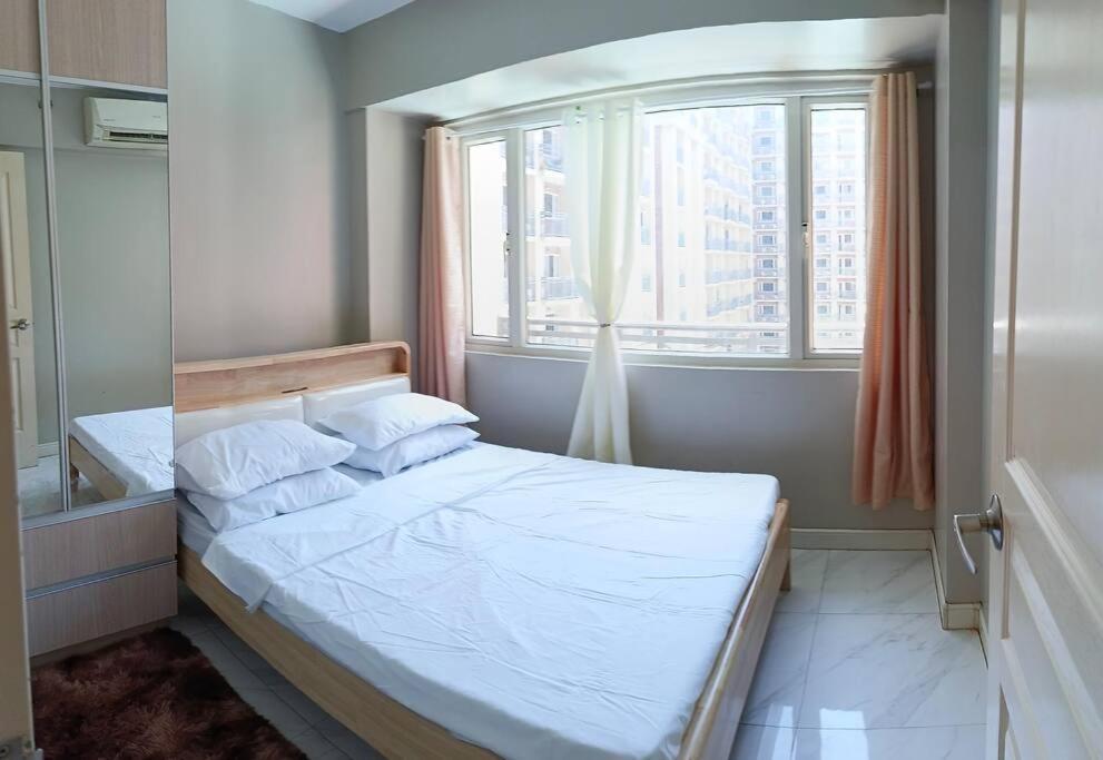 Monarch Parksuites - Balmoral Place Paranaque City Exterior photo