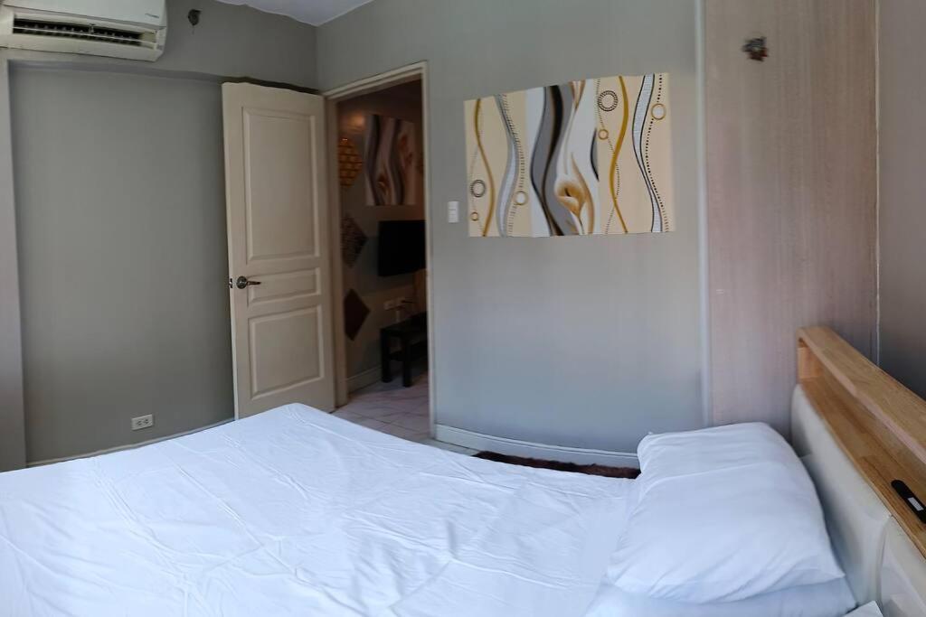 Monarch Parksuites - Balmoral Place Paranaque City Exterior photo
